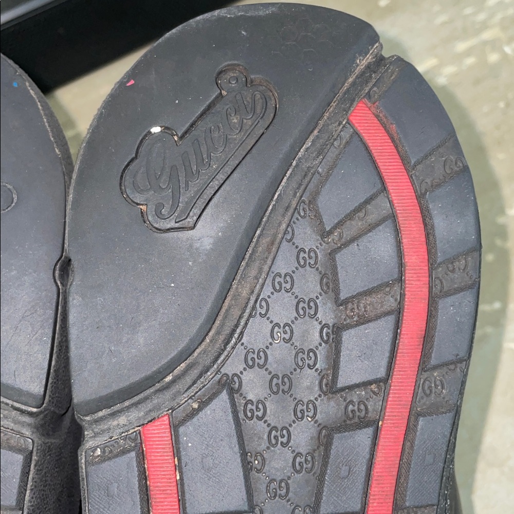 Vintage Gucci Black and Silver Men's Leather Sneakers - Picture 10 of 12